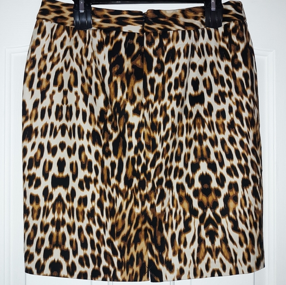 😻SALE‼️Lovely Leopard Skirt! - Picture 2 of 9